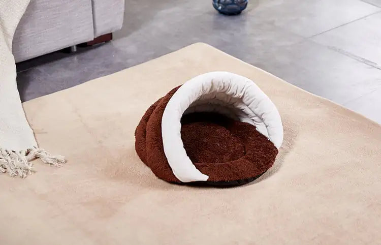 Washable Winter Triangle Cat Sleeping Bag Kennel